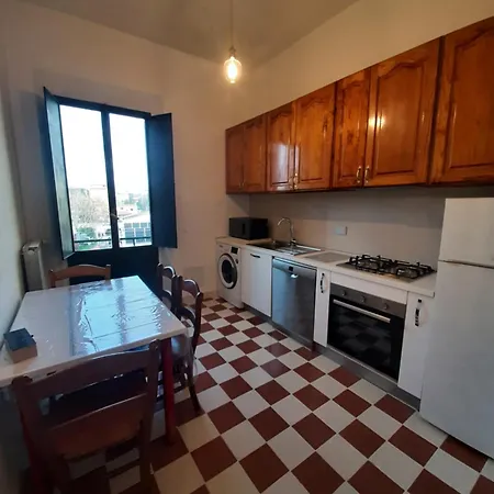 Mary&flo House - A Due Passi Dal Centro - Free Private Parking Florence