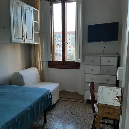 Mary&flo House - A Due Passi Dal Centro - Free Private Parking Florence