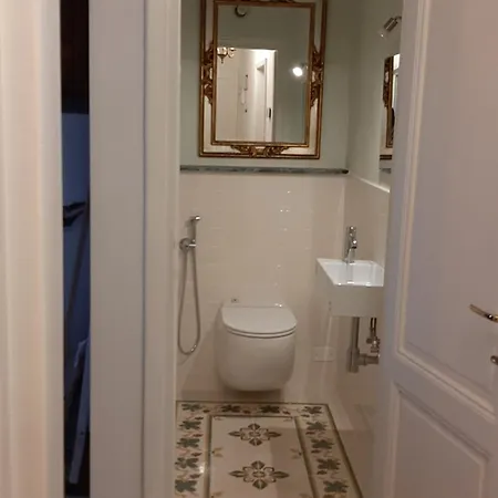 Mary&flo House - A Due Passi Dal Centro - Free Private Parking *